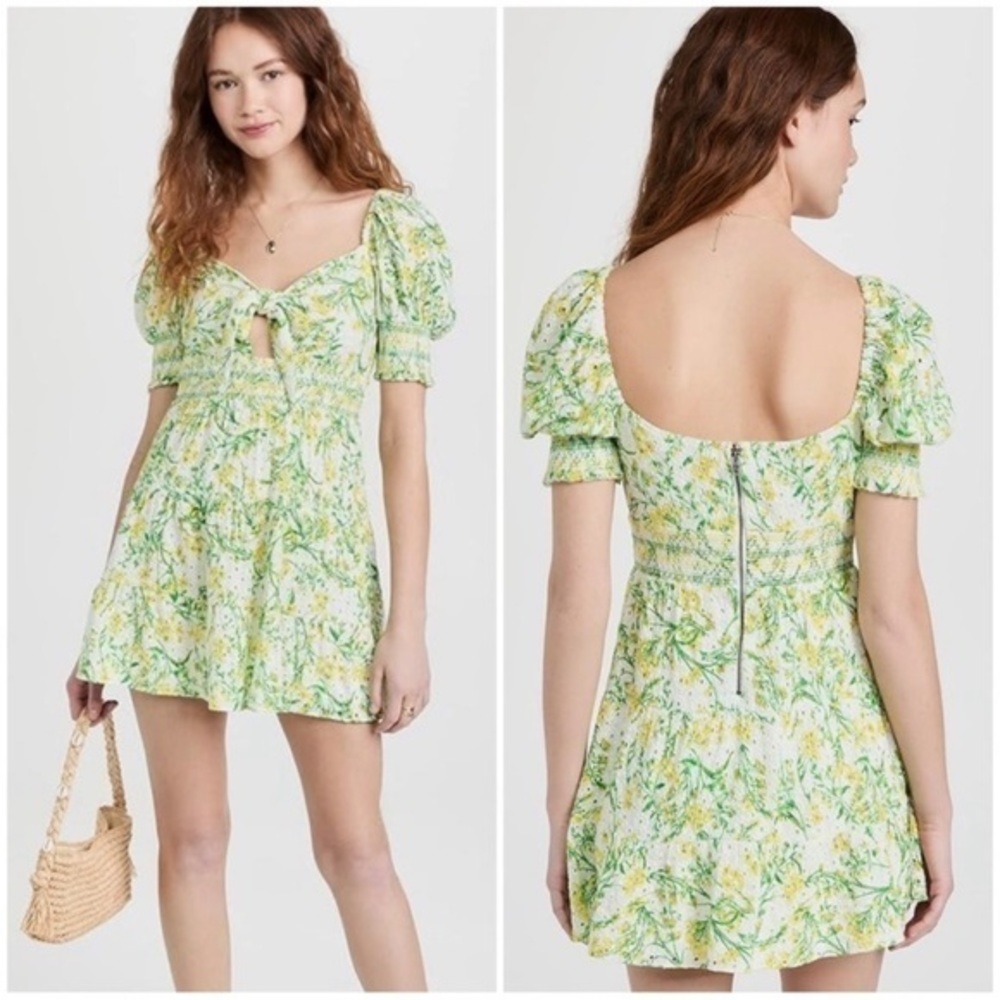 Alice + Olivia eyelet lace smocked floral green white  Mini Dress Size 2